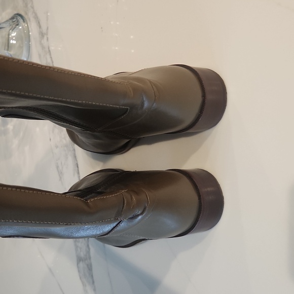 Tory Burch tall boots - Picture 5 of 16